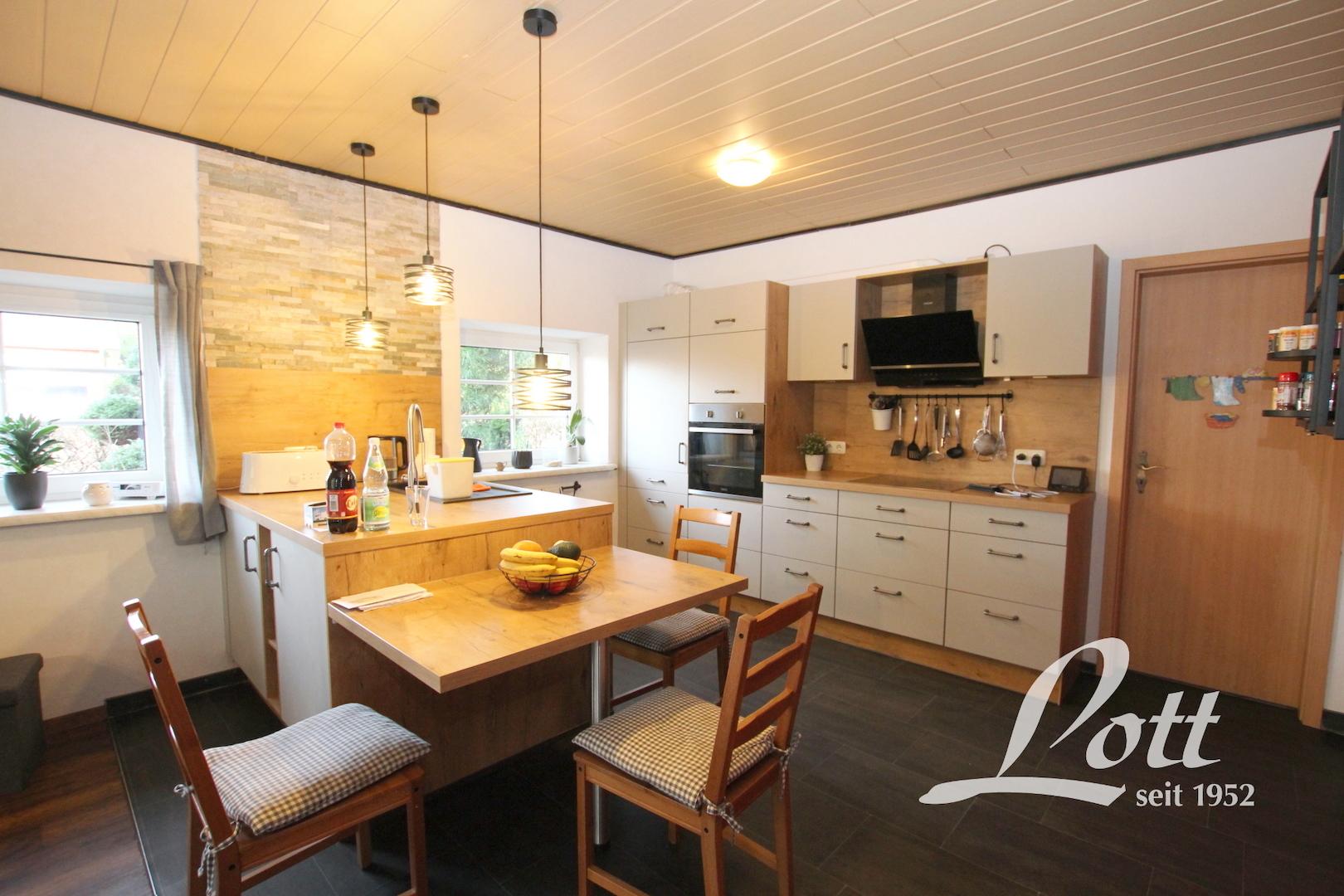 Wohn-, Ess- und Kochbereich