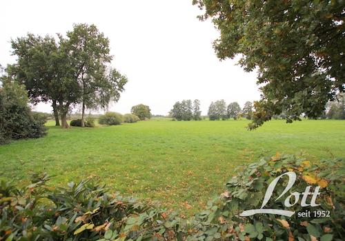 Direkt an Wiesen und Weiden angrenzend