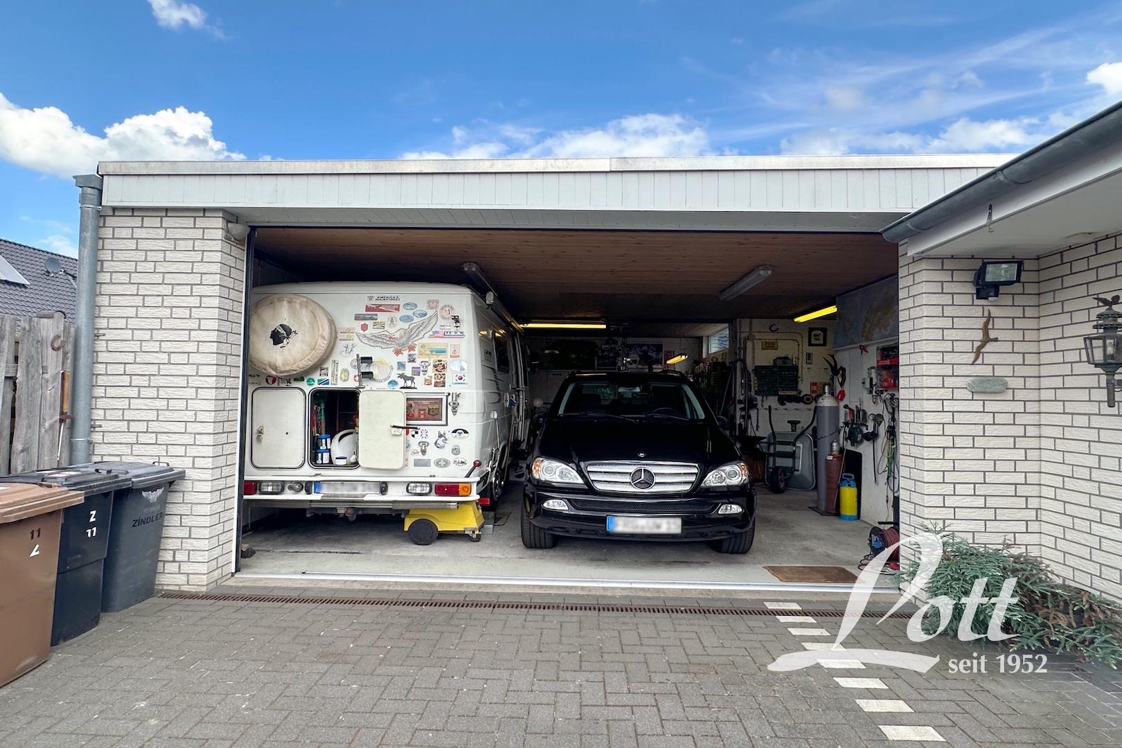 großzügige Doppelgarage