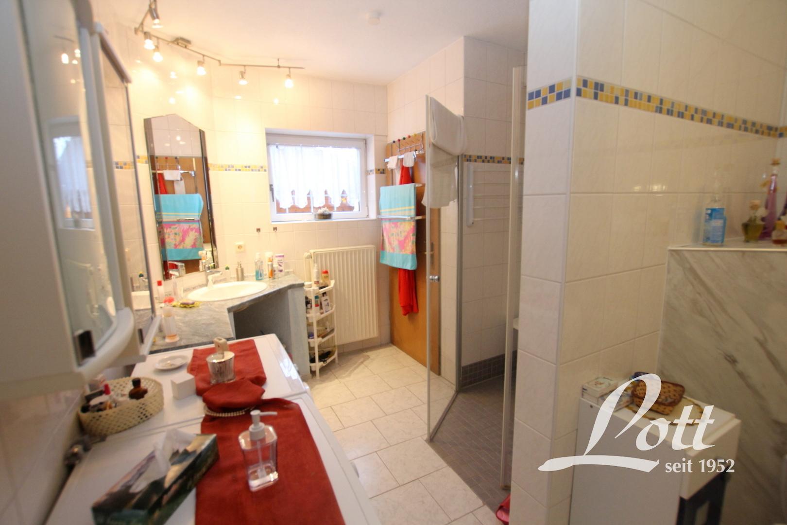 Badezimmer im Erdgeschoss