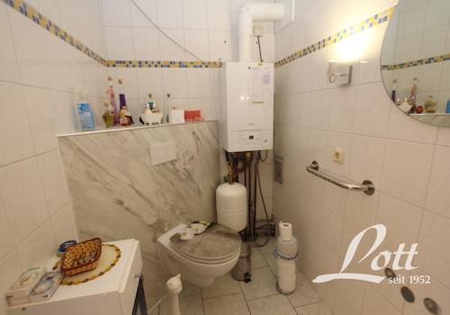 Badezimmer im Erdgeschoss