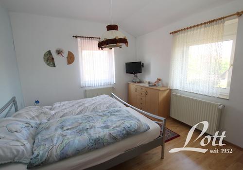 ein Schlafzimmer im Dachgeschoss