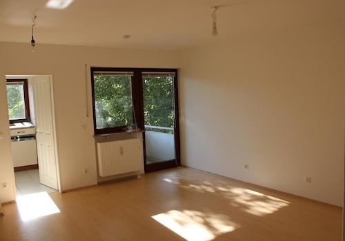 Wohnzimmer mit Westbalkon 1