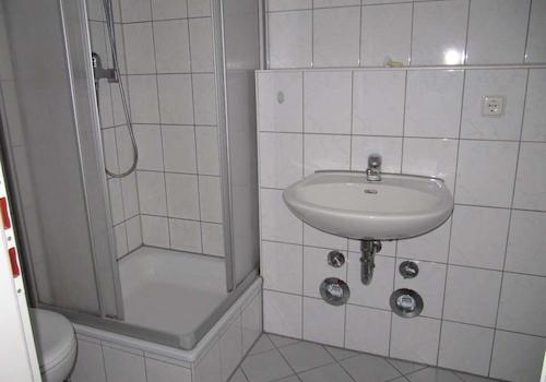 Bad mit Dusche