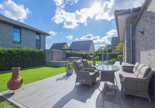 sonige Terrasse 