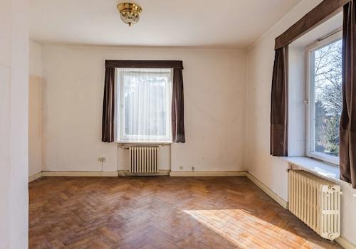 Zimmer mit Parkett
