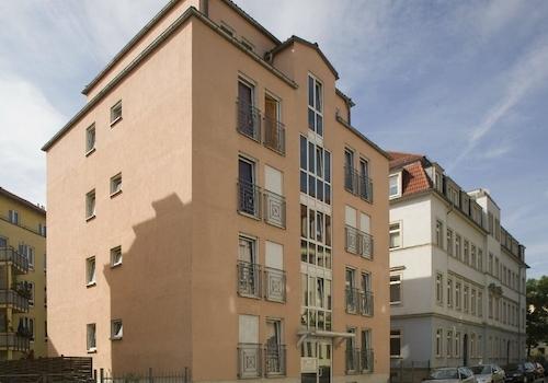 Hausansicht straßenseitig