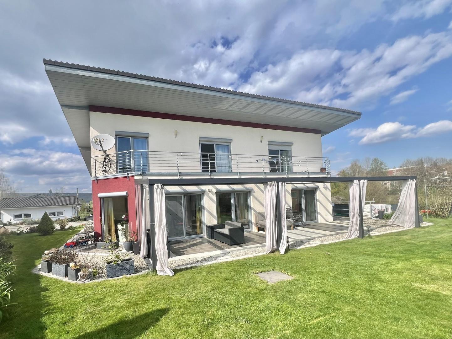 Südseite und Terrasse