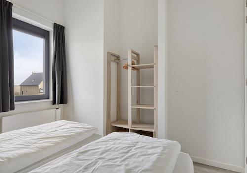 Schlafzimmer2, Regal