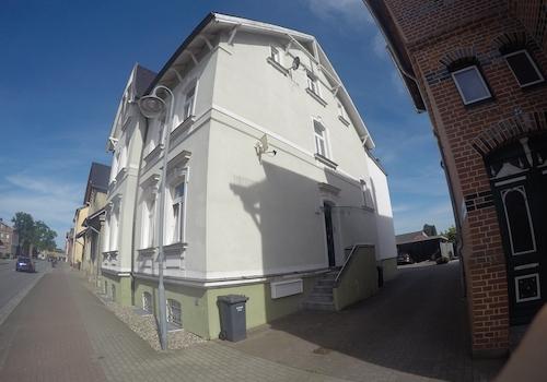 Straßenansicht