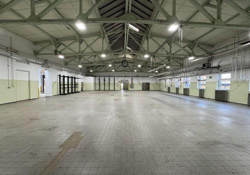 Halle Produktion Ost