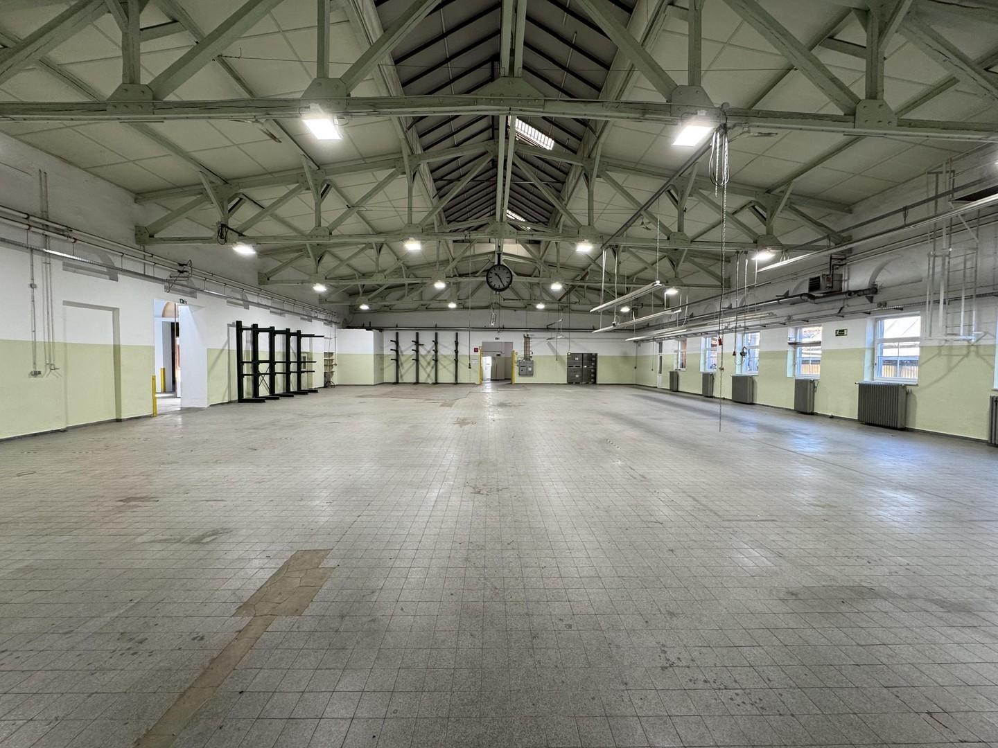 Halle Produktion Ost