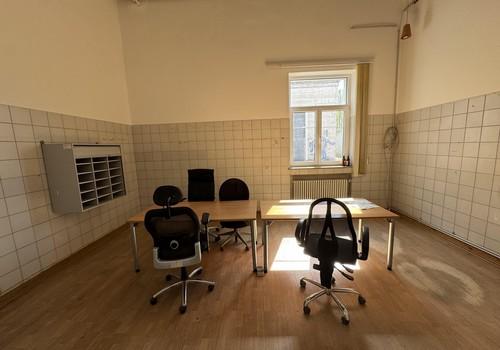 Büro 1