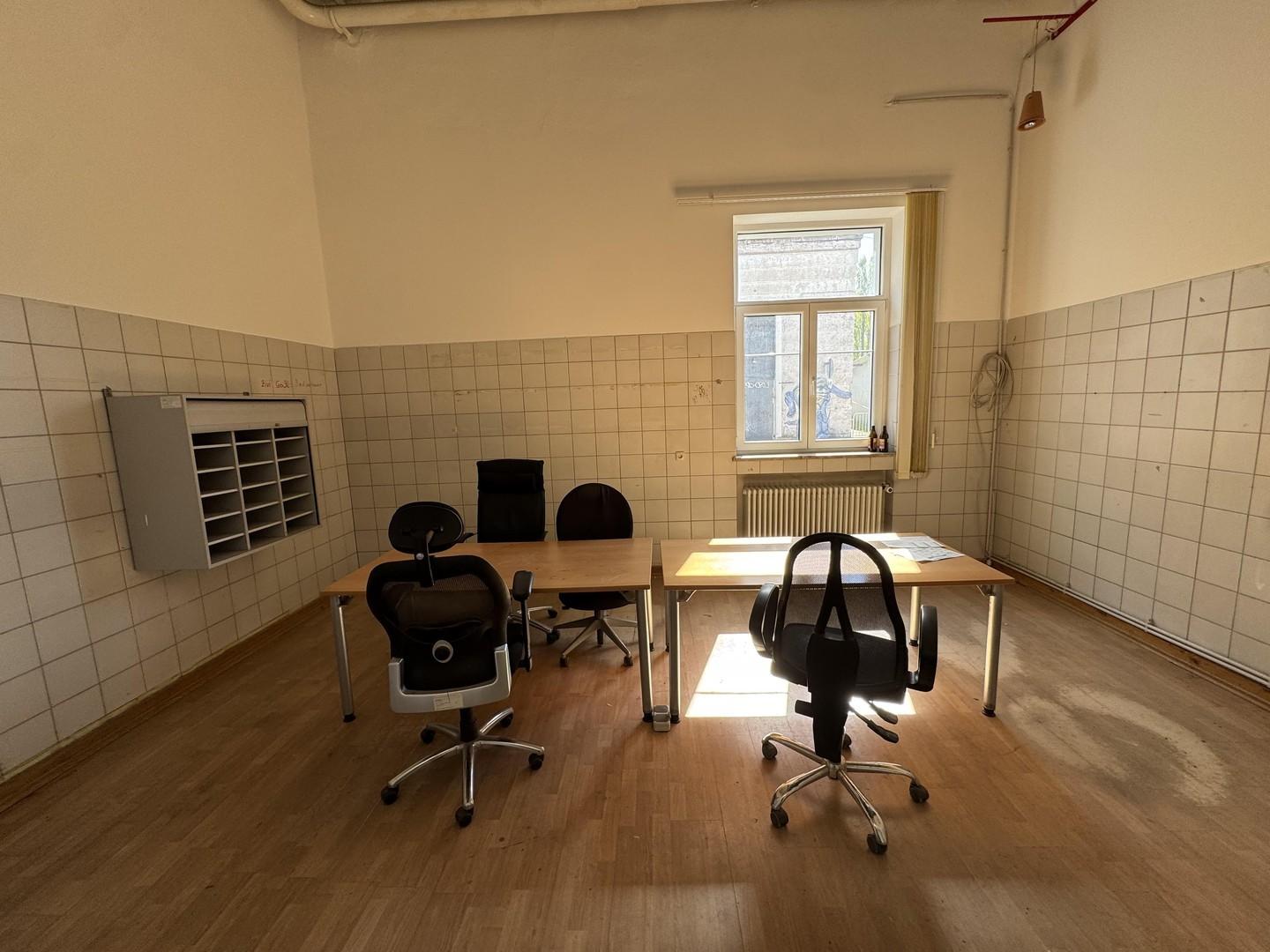 Büro 1