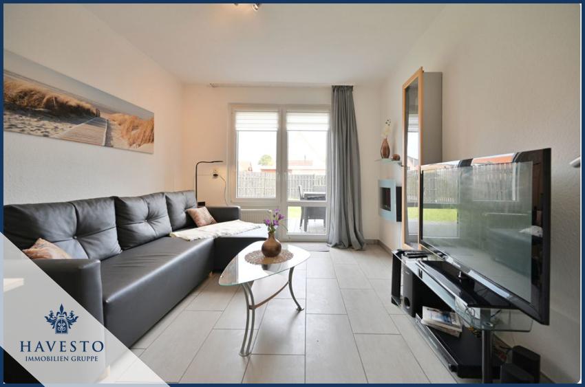 Wohnzimmer mit Blick auf die Terrasse