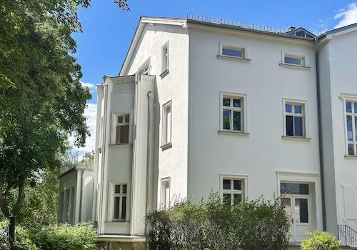 Seitenansicht der Villa