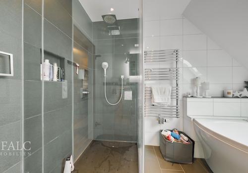 Badezimmer Ansicht Dusche