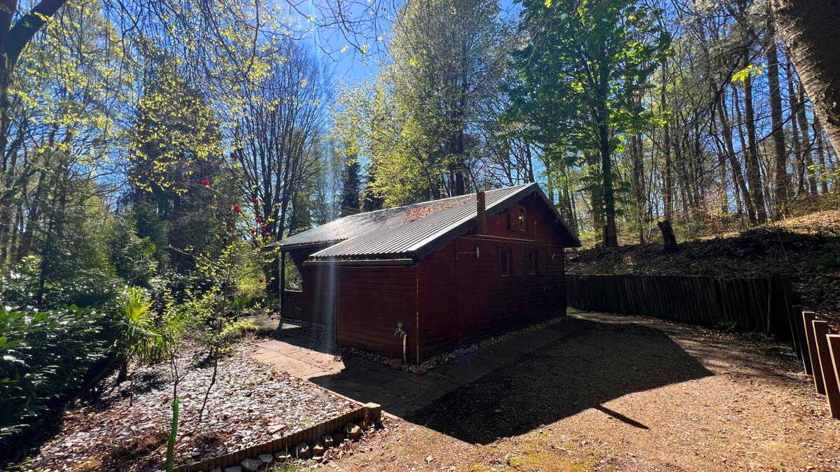 Hausansicht Parkplatz