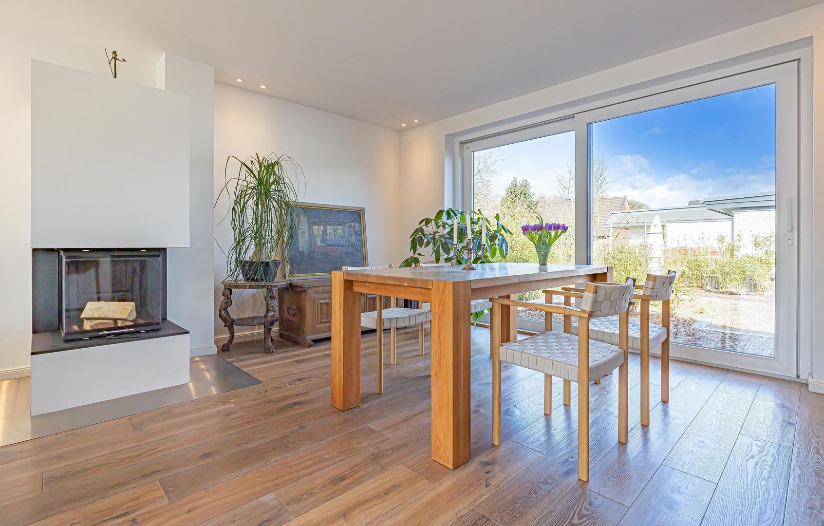 Essbereich mit Kamin