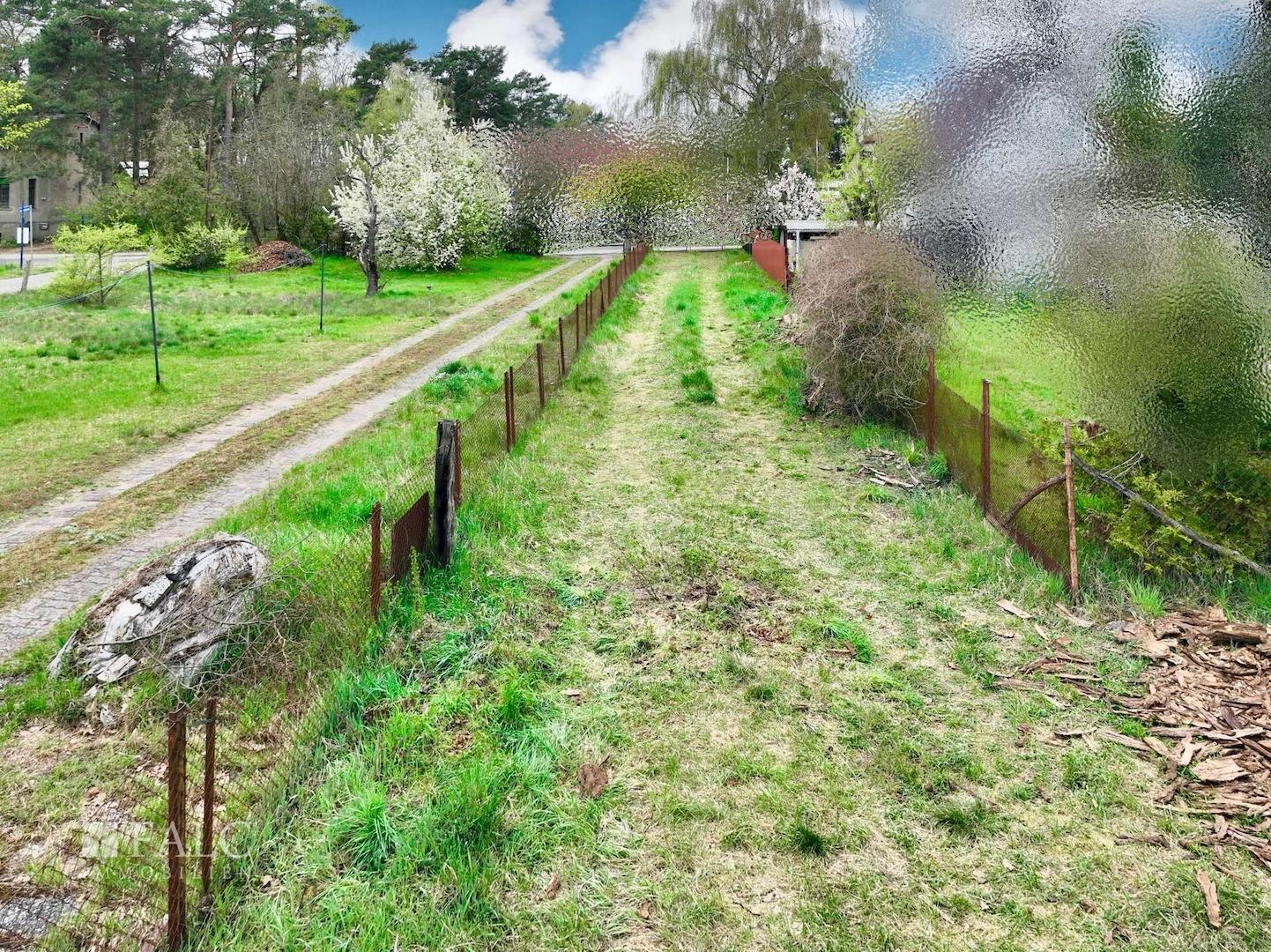 Zuwegung Richtung Straße