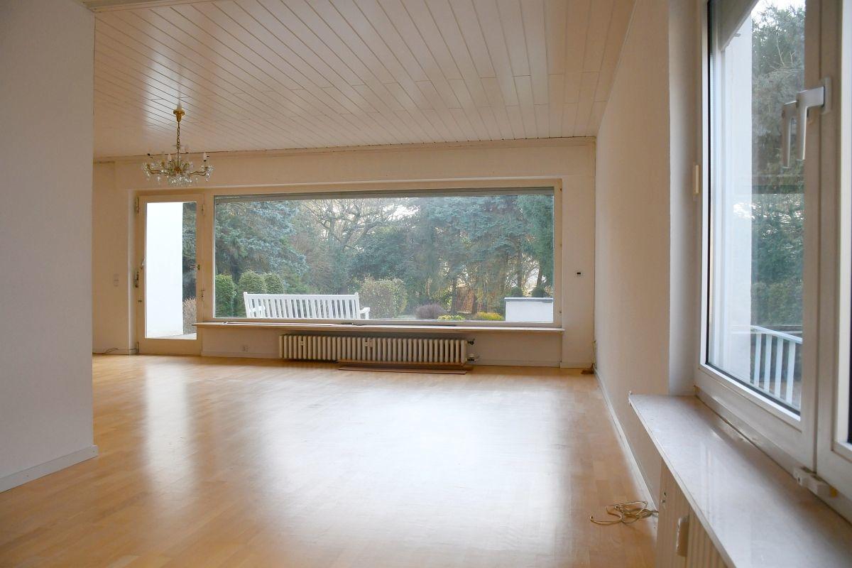 EG: Wohnzimmer mit Terrassenzugang