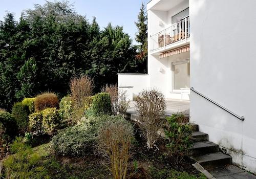 Terrasse mit Gartenzugang