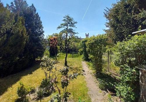 Gartenweg zum Wasser