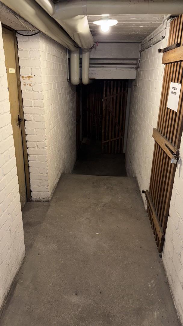 Keller