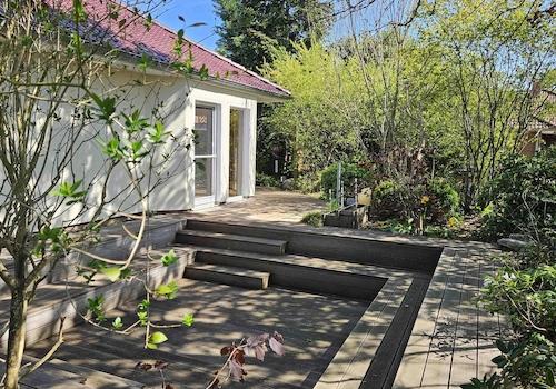 Rückansicht mit Tiefterrasse