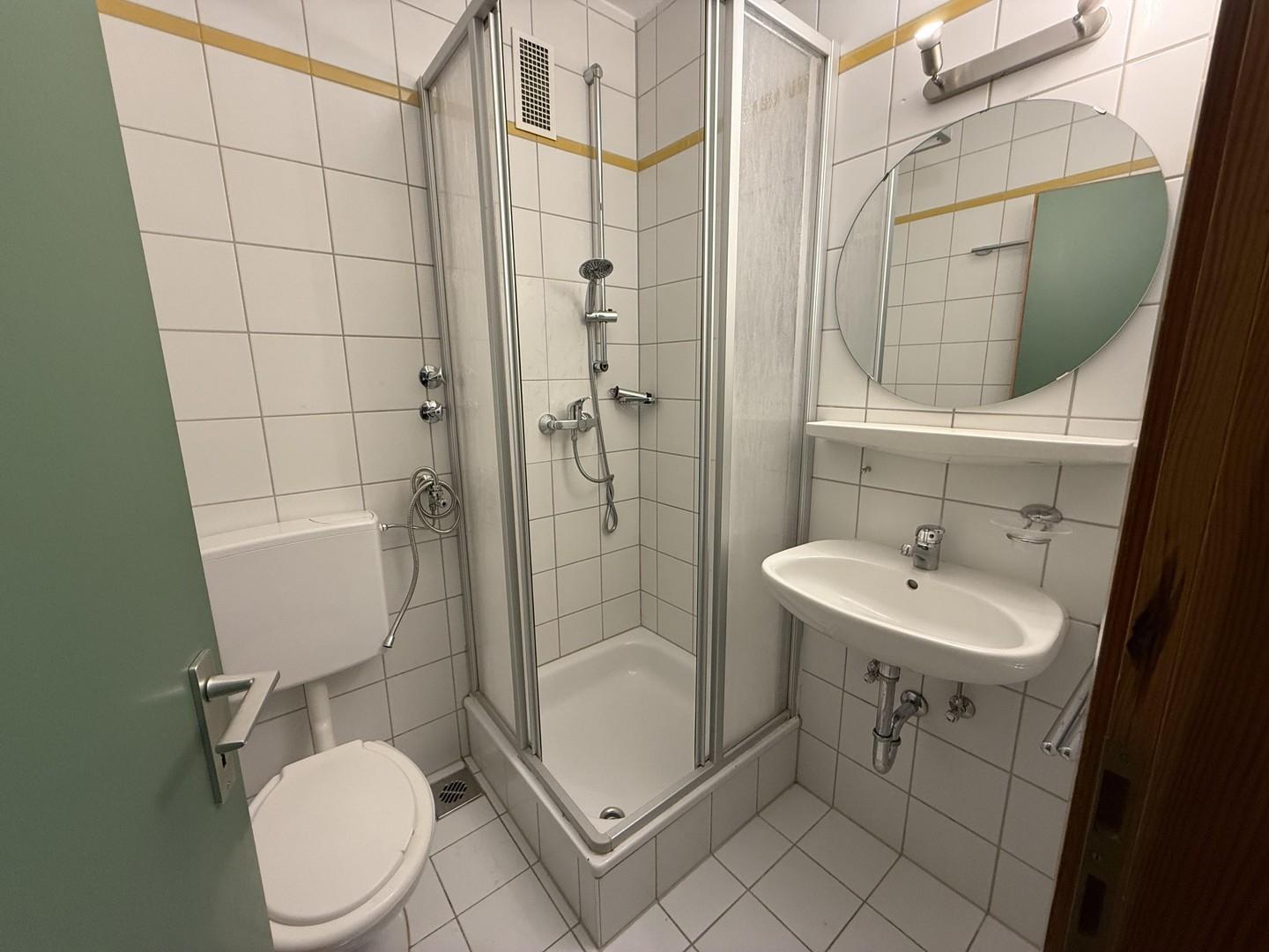 Bad mit Dusche