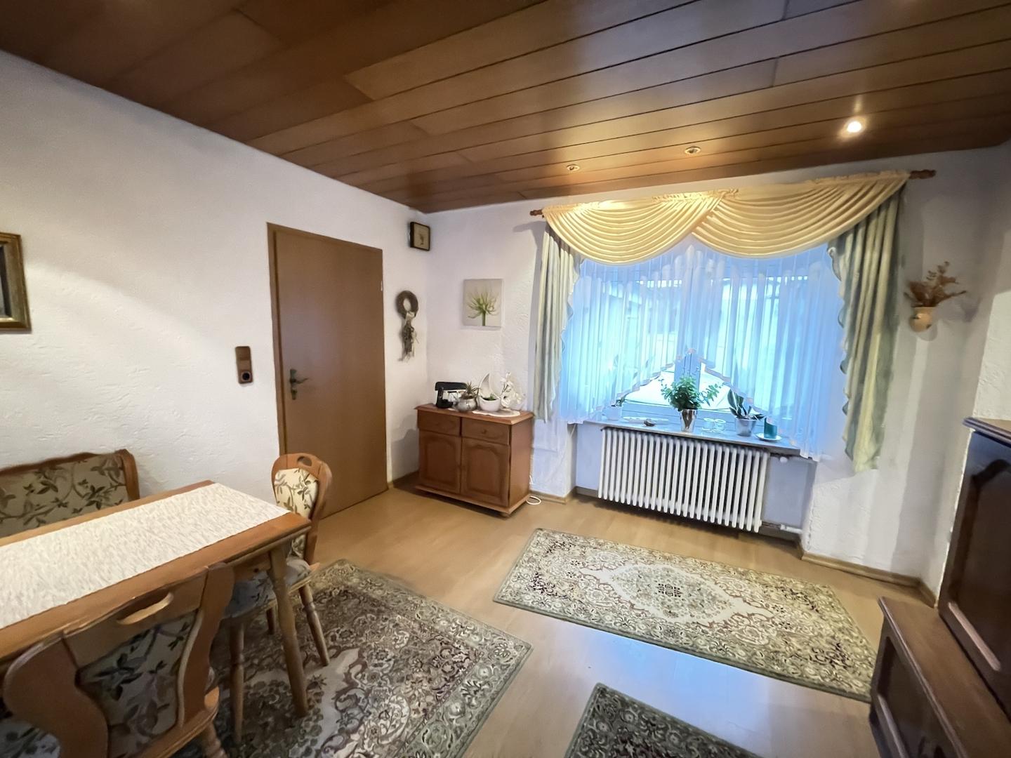 Zimmer (EG)
