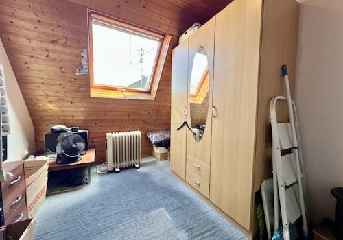 SCHLAFEN/ ESSEN IM DACHGESCHOSS