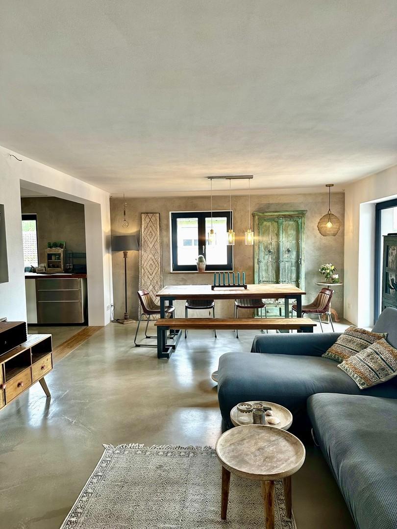 Wohn/Esszimmer 8 Einheit s/o