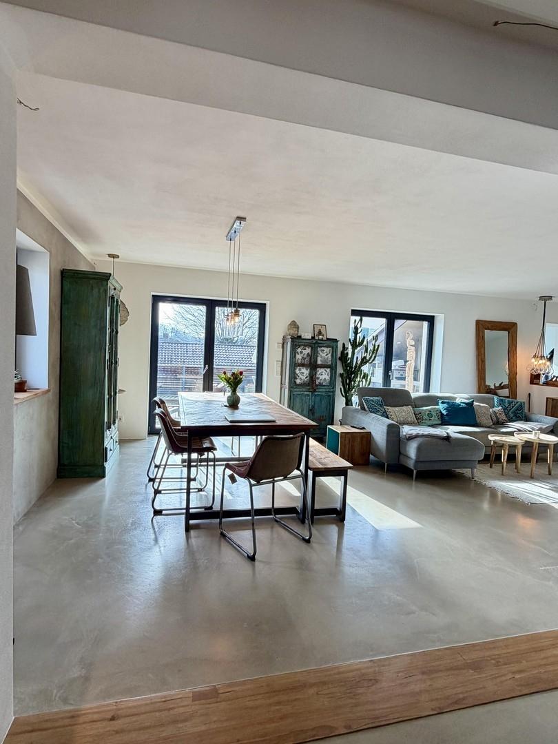 Wohn/Esszimmer 5 Einheit s/o