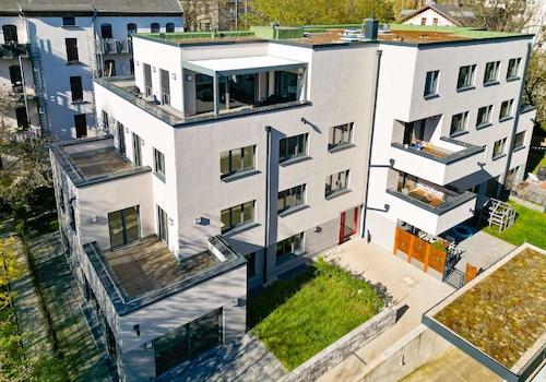 Neubau in ruhiger zweiter Lage