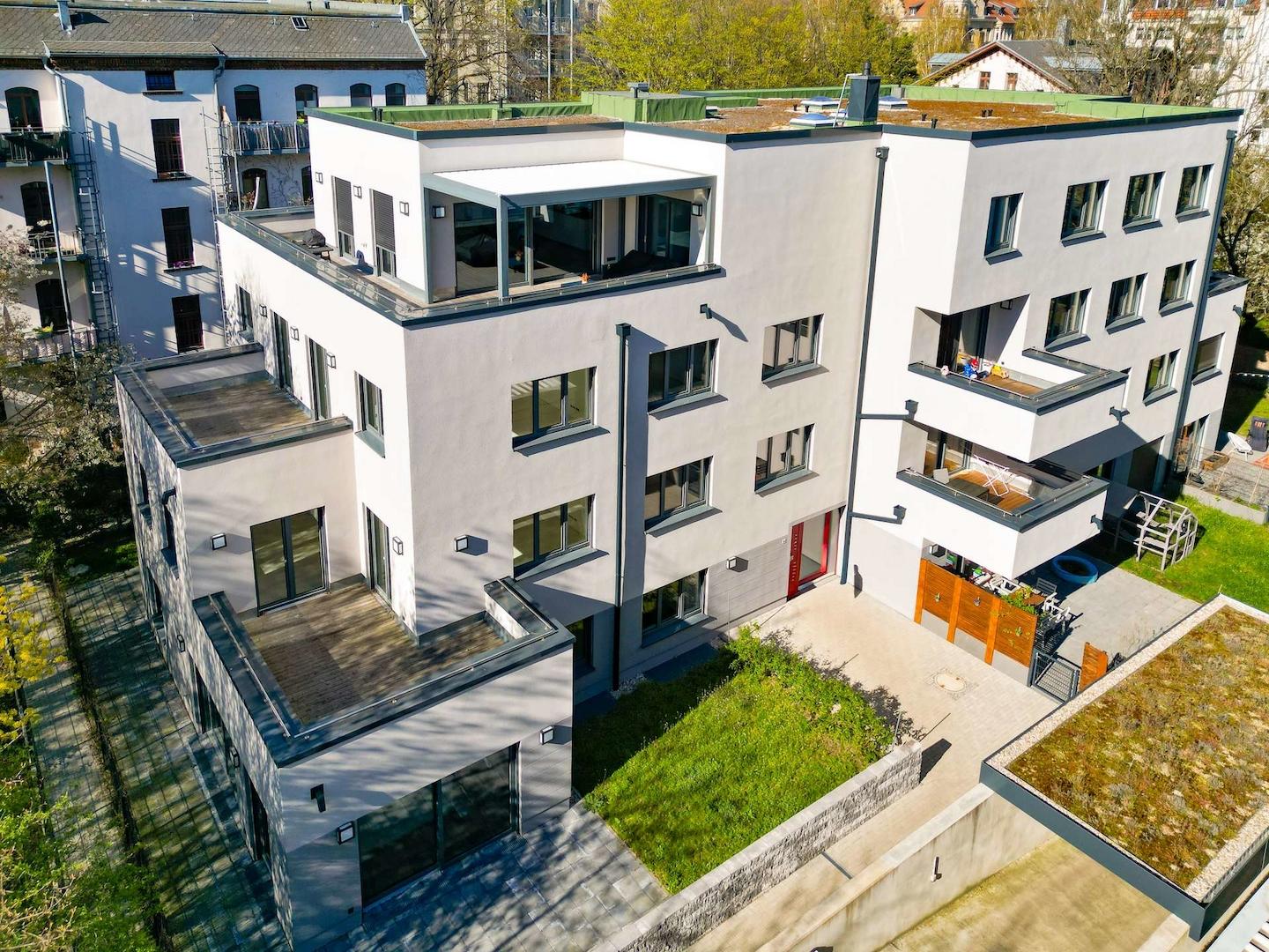 Neubau in ruhiger zweiter Lage