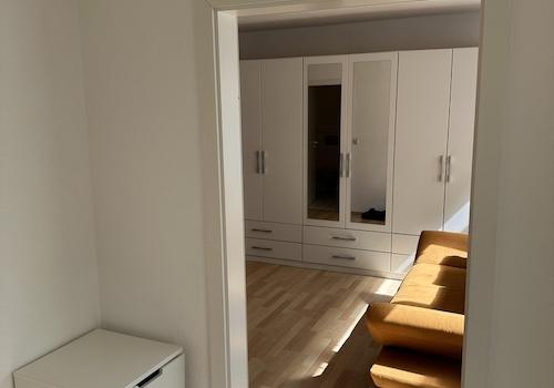 Blick von Flur in Wohnbereich