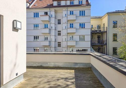 Sonnige Terrasse