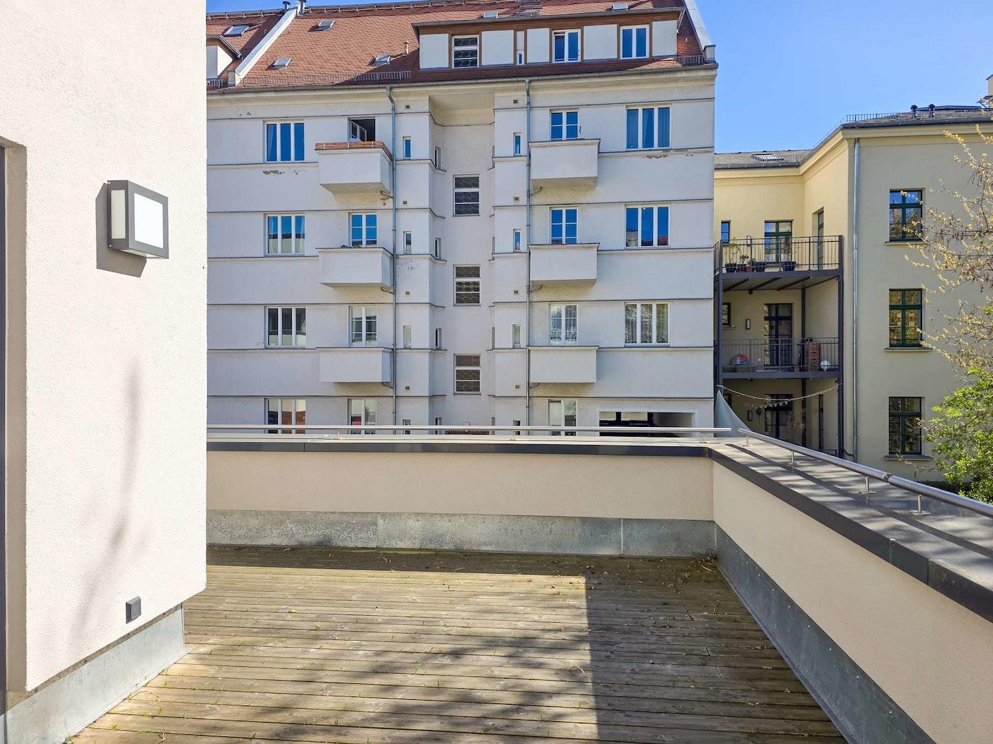Sonnige Terrasse