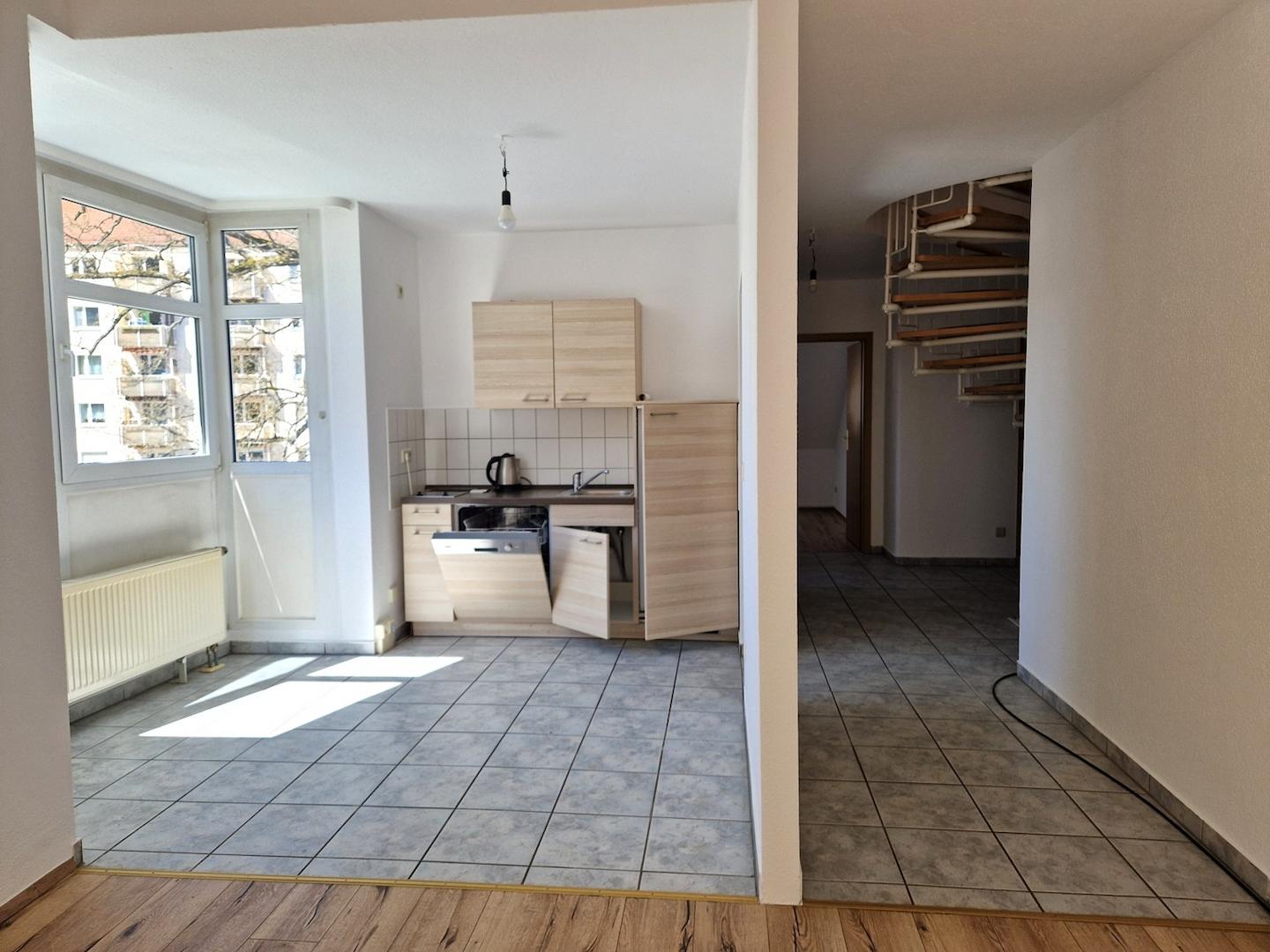 Blick WZ in offene Küche