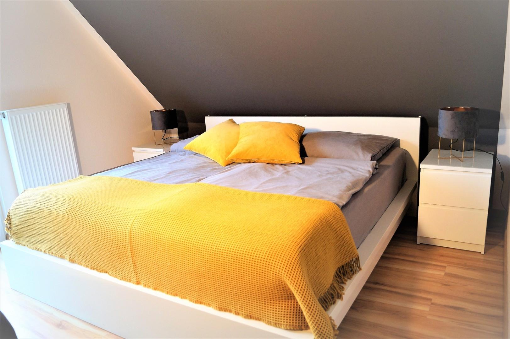 Schlafzimmer rechts