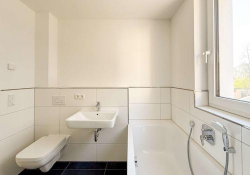 Tageslicht-Bad mit Badewanne