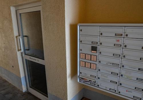 Hauseingang/Briefkastenanlage