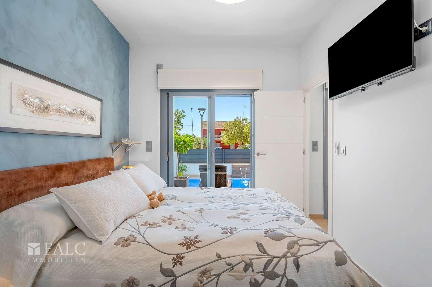 bed room / Dormitorio