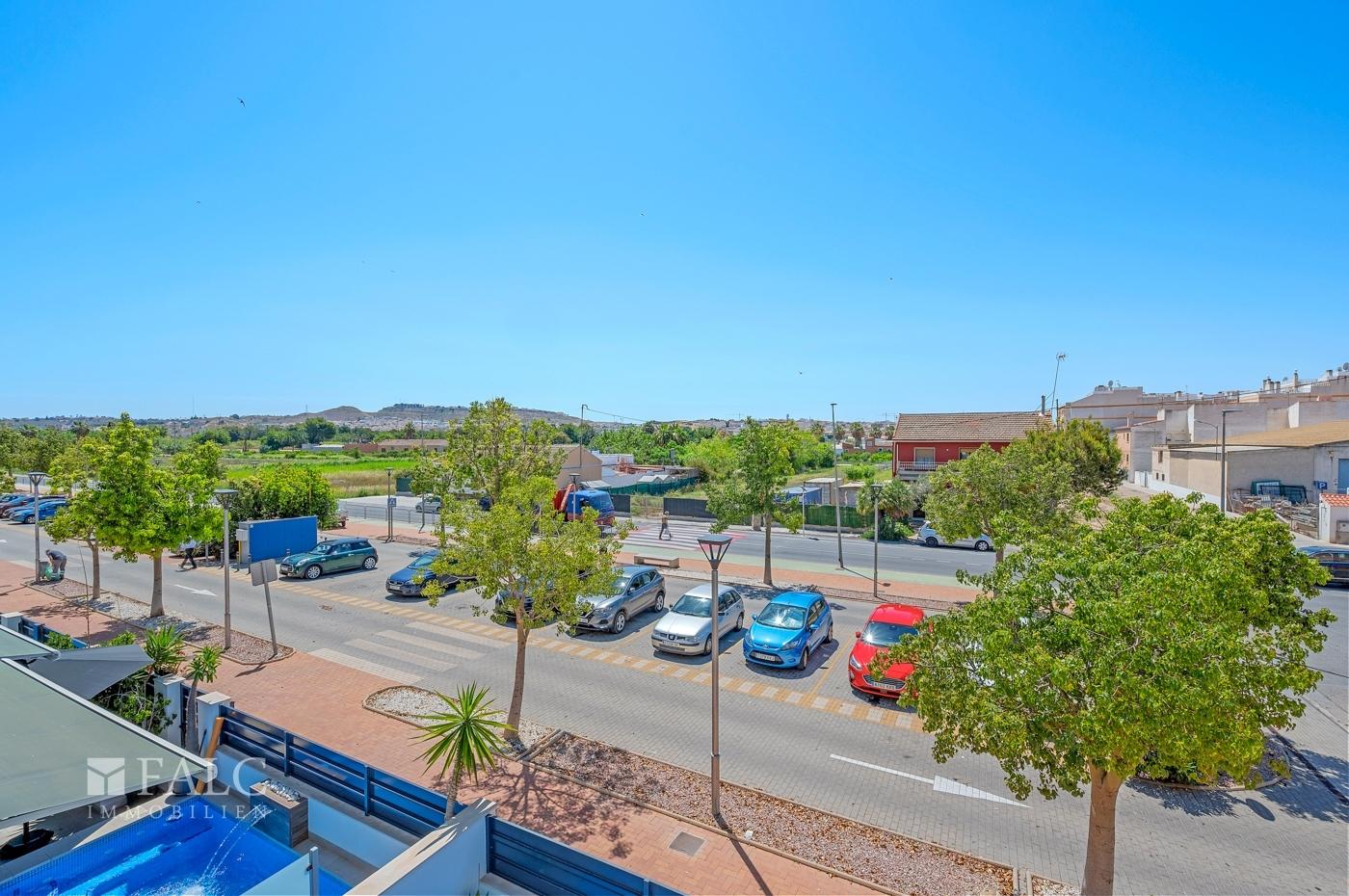 Surrounding area / Alrededores