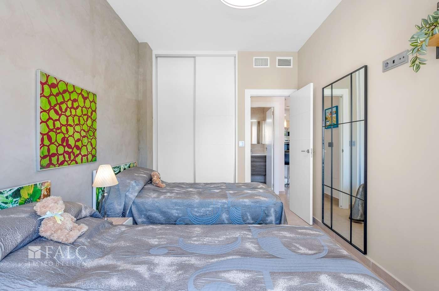 bed room / Dormitorio