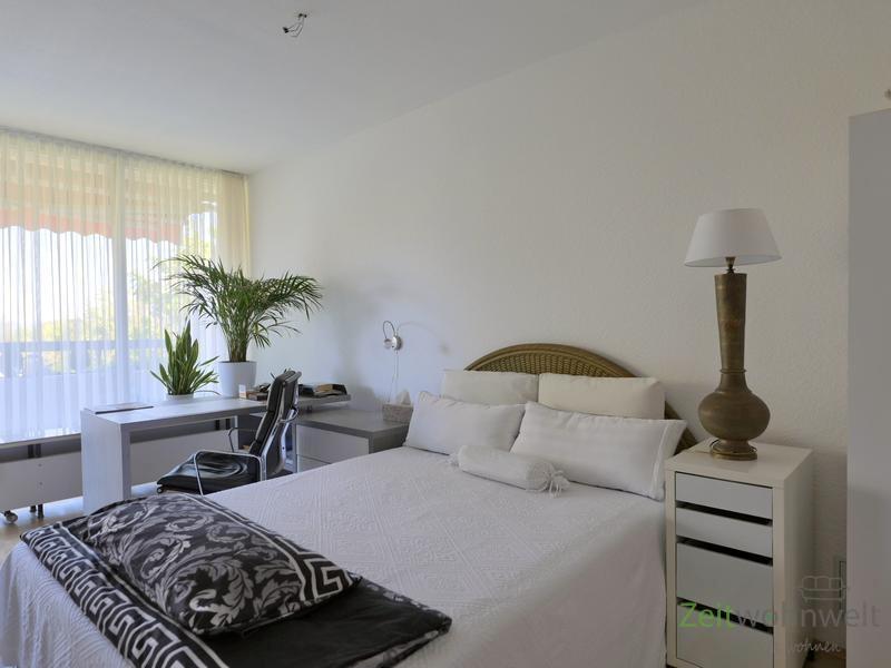 Blick ins Schlafzimmer