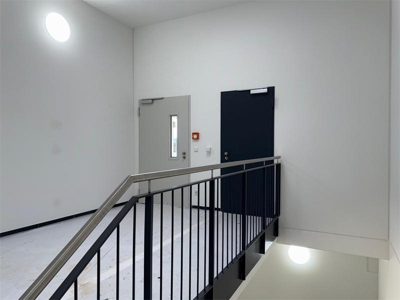 Eingang Büro vom Treppenhaus