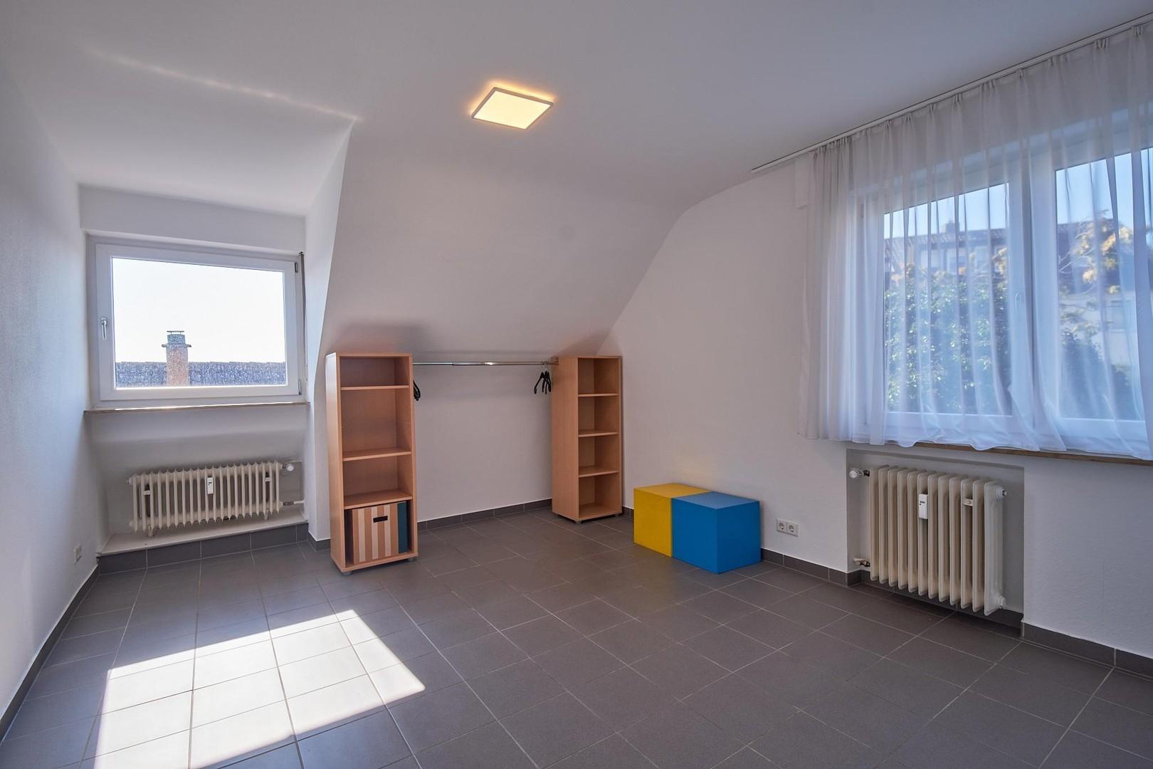 Kinderzimmer / Esszimmer