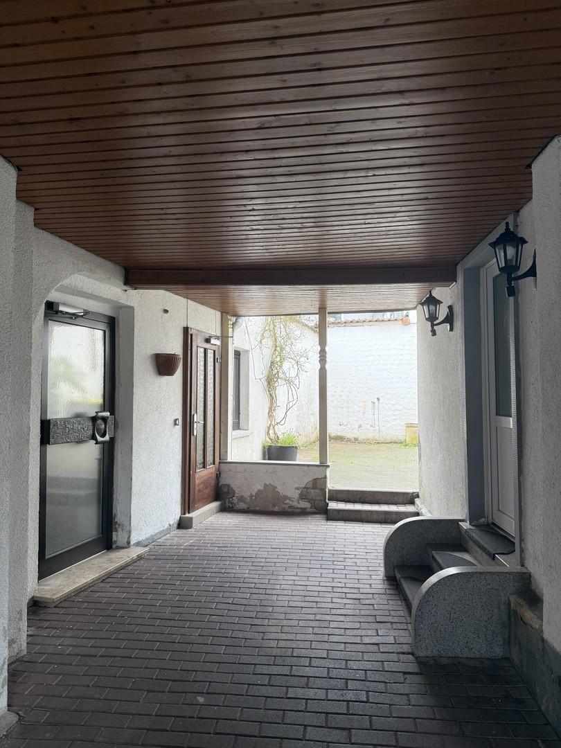 Innenhof mit sep. Eingängen